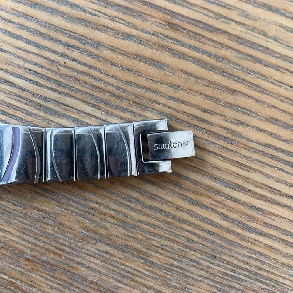 Swatch Watch Women’s Vintage Silver and Purple and white  In EUC ! Needs battery - Picture 5 of 7
